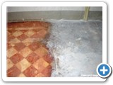 Esecuzione di lavaggio con acido tamponato su pavimento in cotto 'LOMBARDO'.